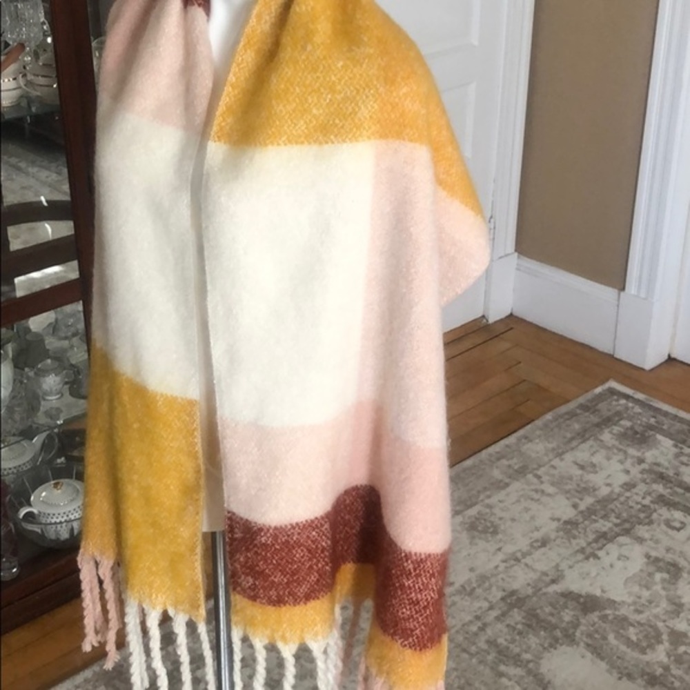 Crown Vintage New Scarf - Picture 6 of 11